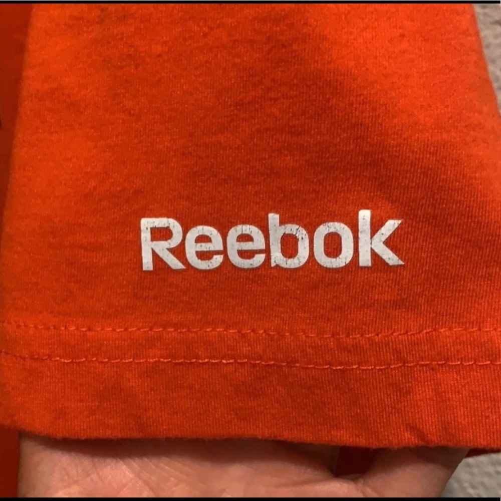 (2) Classic Reebok T-shirts 🔹🔺 - Picture 9 of 11